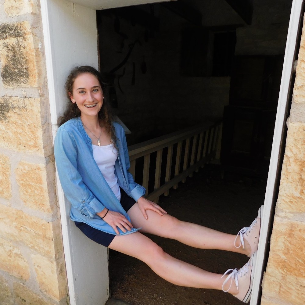 Meet your Posher, Julie mae